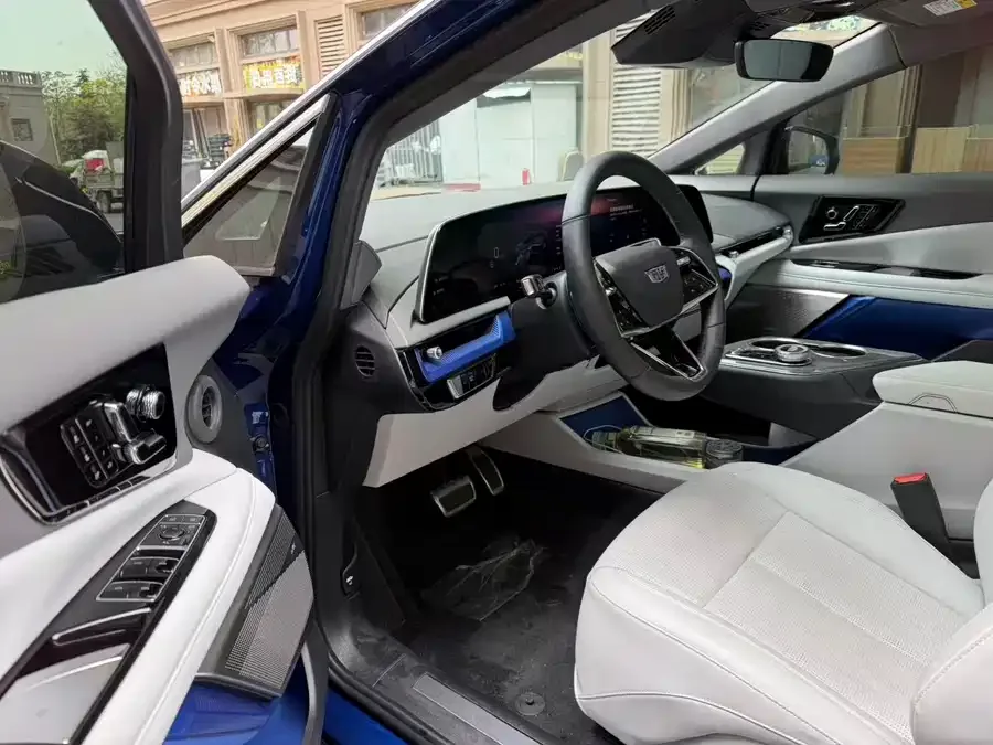 Cadillac IQ IQ 2024 Standard Endurance Edition 2024 — миниатюра 4