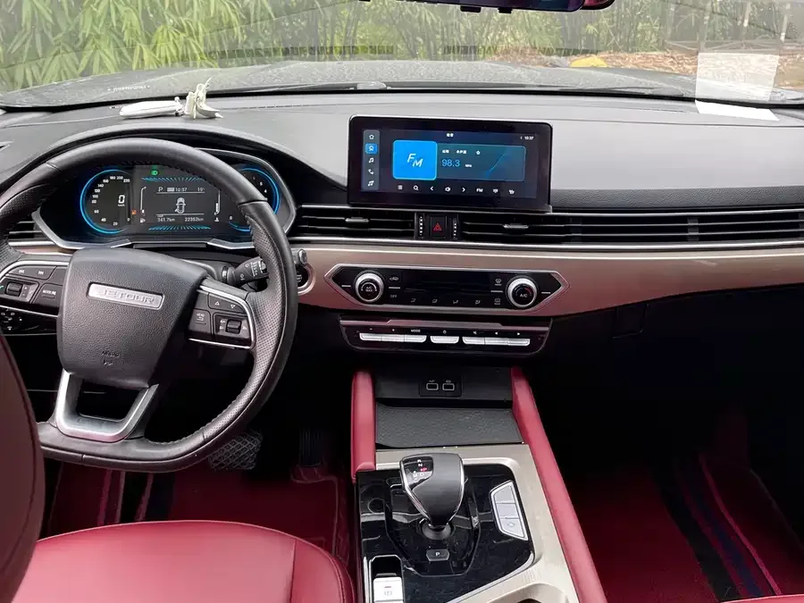 Jetour X70 JETOUR X70 2023 1.5T DCT Beyond PRO+ Edition 7 Seaters 2023 — миниатюра 3
