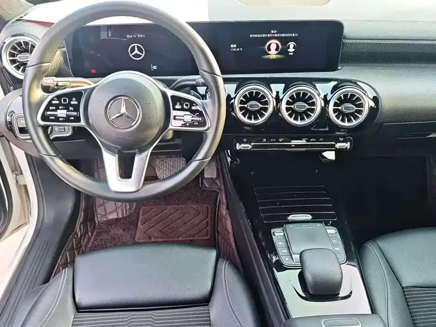 Mercedes-Benz Grade A Mercedes-Benz A-Class (Imported) 2022 A 200 Fashion 2022 — миниатюра 2
