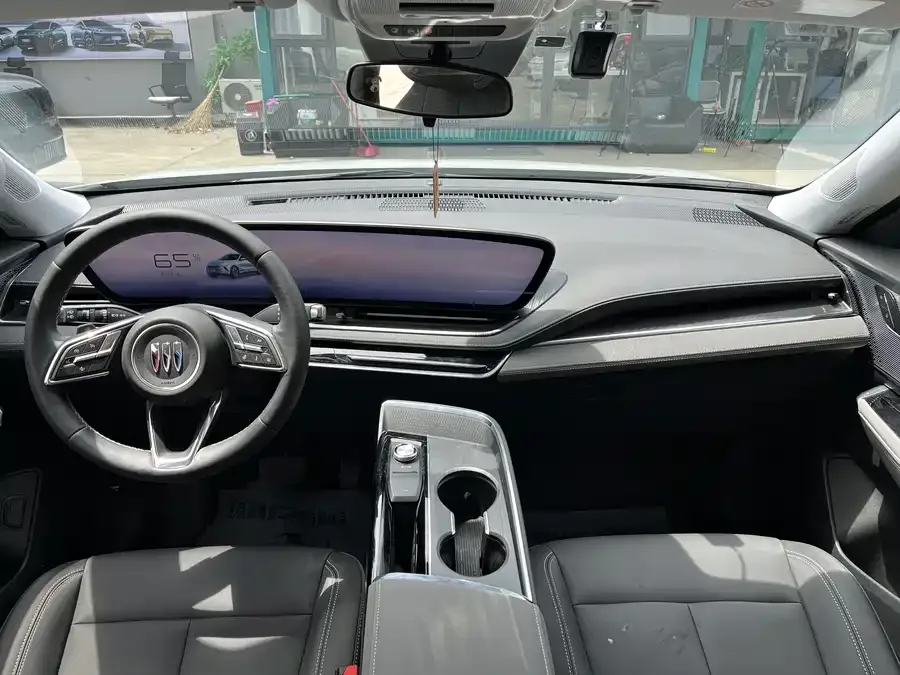 Buick E5 2023 Smart Enjoy Standard Range Edition 2023 — миниатюра 2