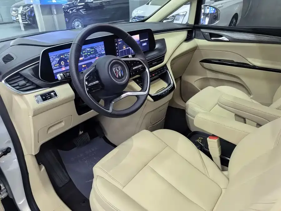 Buick GL8 New Energy Buick GL8 PHEV 2025 Land Cruiser Smart Edition 2025 — миниатюра 2