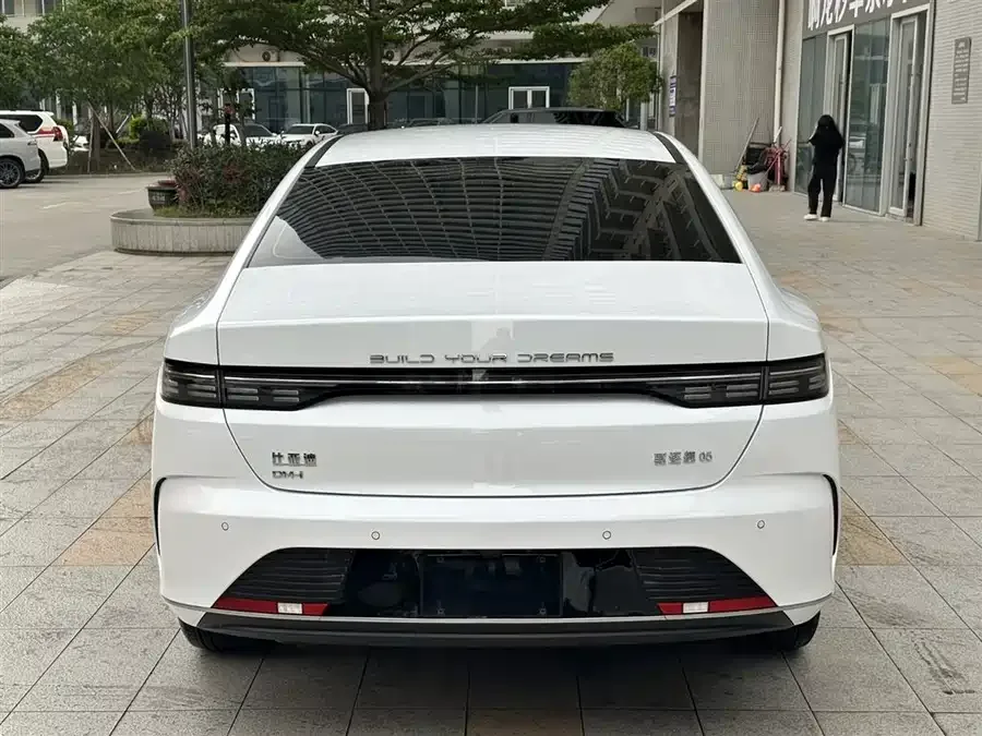 BYD destroyer 05 Destroyer 05 2024 Glory Edition DM-i 120KM Luxury 2024 — миниатюра 2