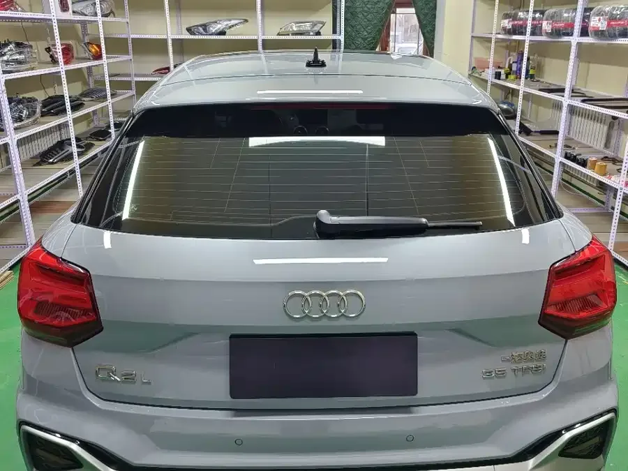 Audi Q2L 2022 35 TFSI aggressive and dynamic model 2022 — миниатюра 2