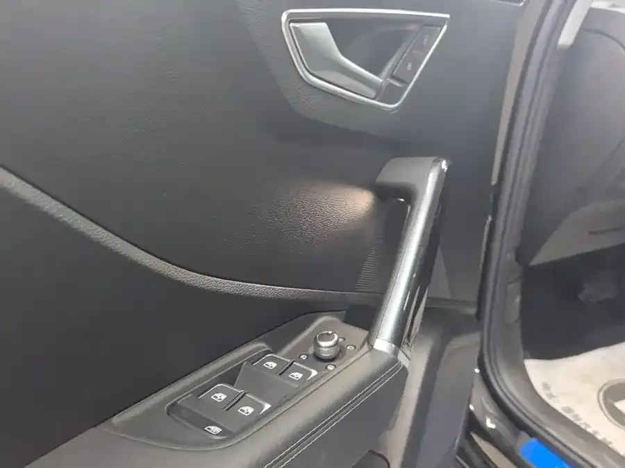 Audi Q2L 2022 35 TFSI Fashion Dynamic Edition 2023 — миниатюра 2