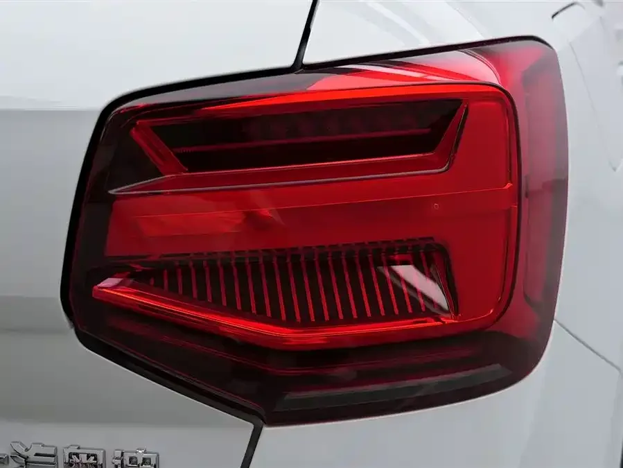 Audi Q2L 2022 35 TFSI Fashion Dynamic Edition 2022 — миниатюра 2