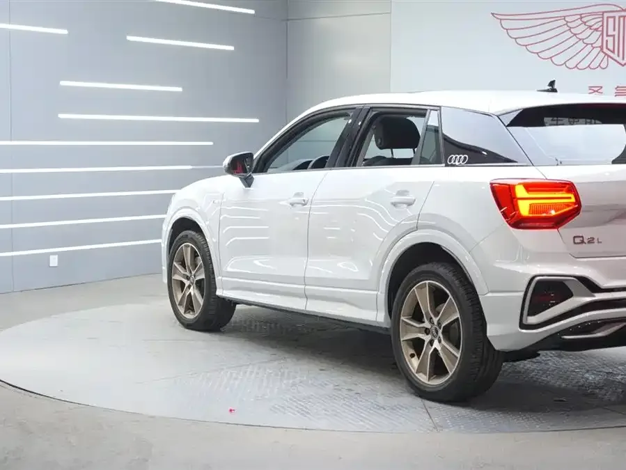 Audi Q2L 2024 35TFSI Fashion Dynamic Edition 2024 — миниатюра 2