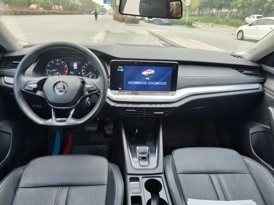 Skoda Octavia Octavia 2022 PRO TSI280 Premium Edition 2022 — миниатюра 4