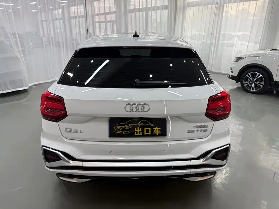Audi Q2L 2022 35 TFSI Fashion Dynamic Edition 2022 — миниатюра 2