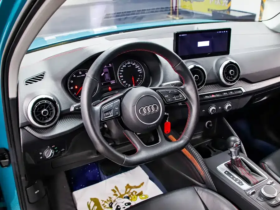 Audi Q2L 2022 35 TFSI aggressive and dynamic model 2023 — миниатюра 2