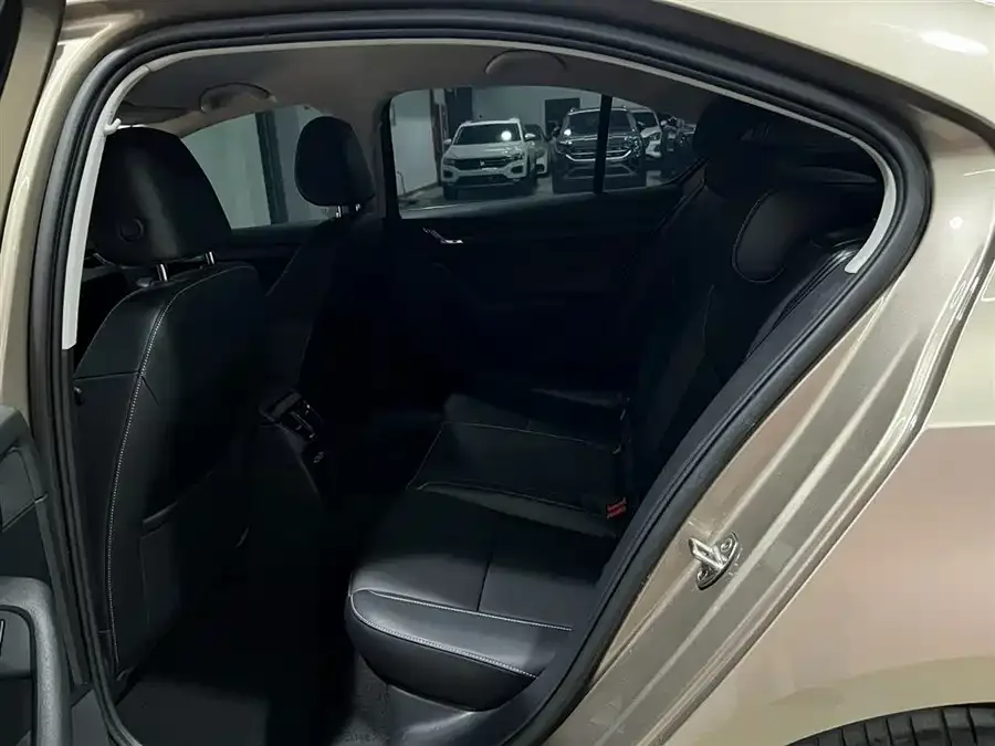 Skoda Octavia Octavia 2022 1.5L Automatic Comfort Edition 2022 — миниатюра 3