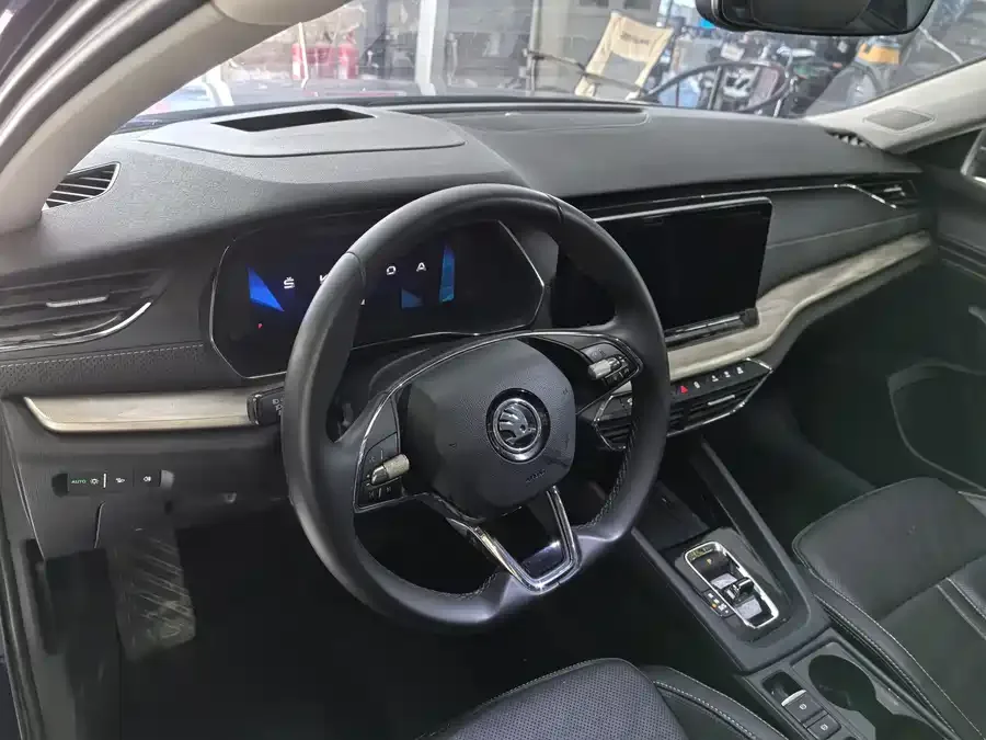 Skoda Octavia Octavia 2022 PRO TSI280 Luxury Edition 2023 — миниатюра 4