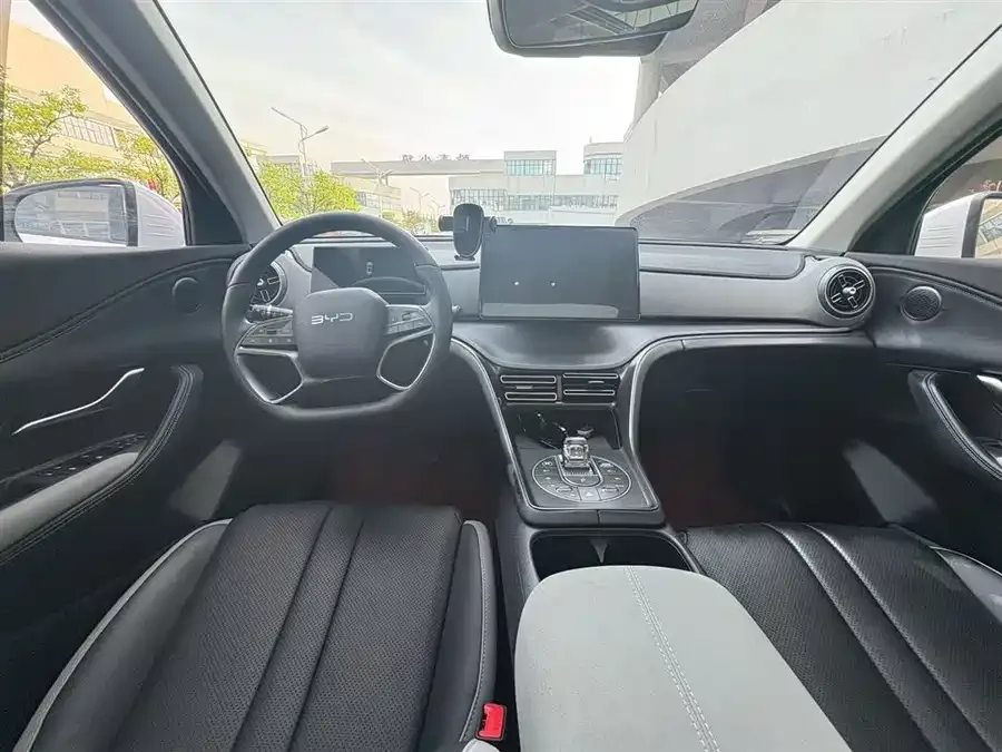 BYD Sea Lion 05 DM-i Sea Lion 05 DM-i 2025 DM-i 115KM Premium Edition 2025 — миниатюра 2