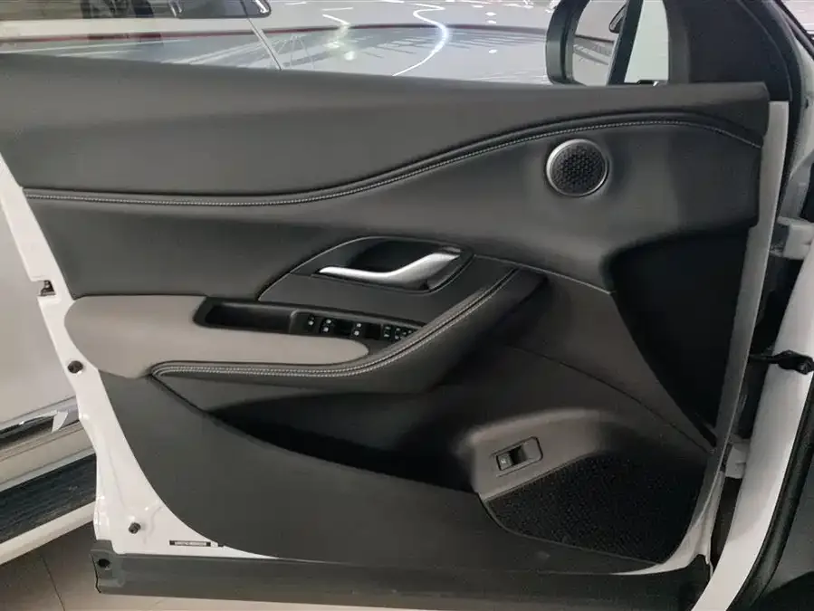BYD Sea Lion 05 DM-i Sea Lion 05 DM-i 2025 DM-i Intelligent Driving Edition 115KM Flagship Model 2025 — миниатюра 4