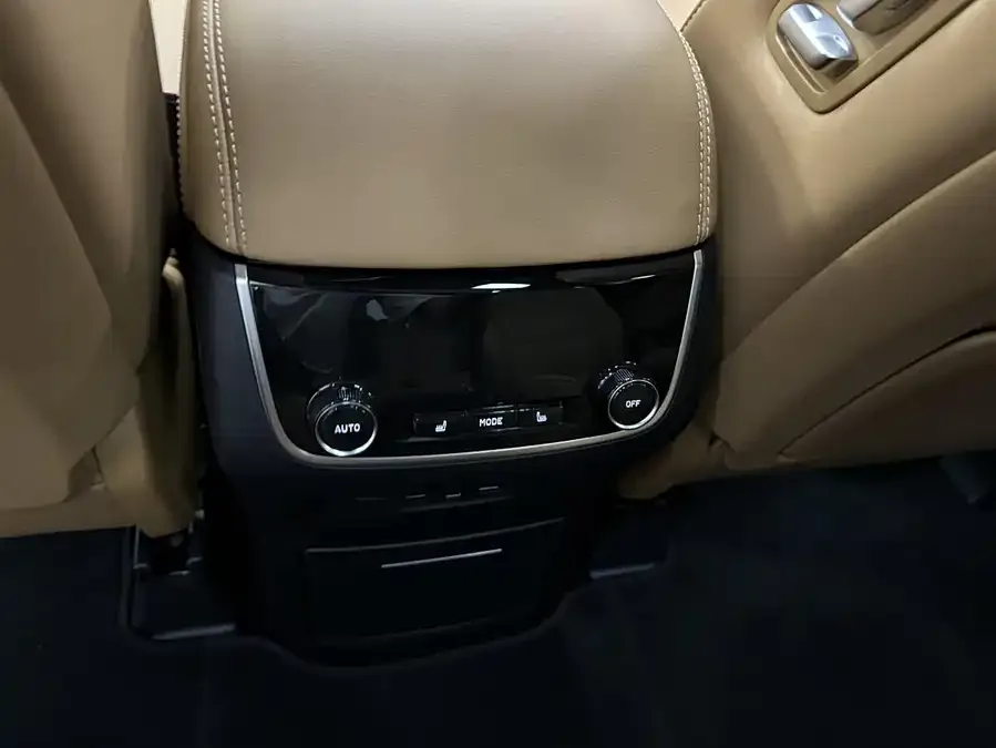 Li Xiang ONE Ideal ONE 2021 extended range 6-seater version 2022 — миниатюра 3