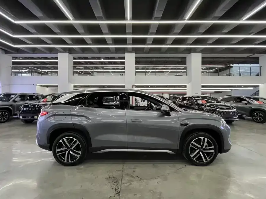 BYD Song L DM-i Song L DM-i 2025 Intelligent Driving Edition 112km Surpassing Edition 2025 — миниатюра 2