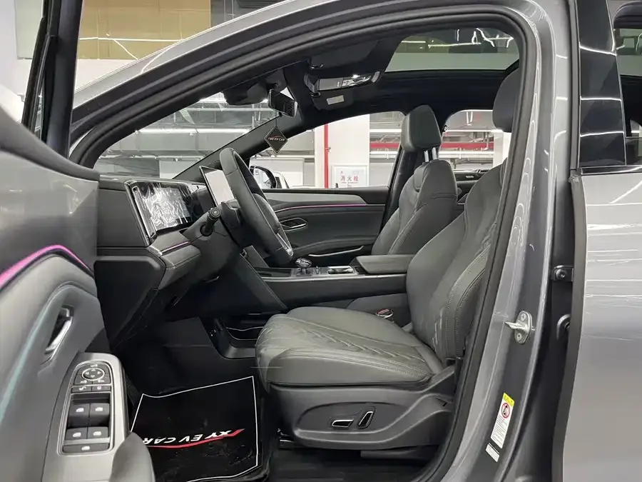 BYD Song L DM-i Song L DM-i 2025 Intelligent Driving Edition 112km Surpassing Edition 2025 — миниатюра 4