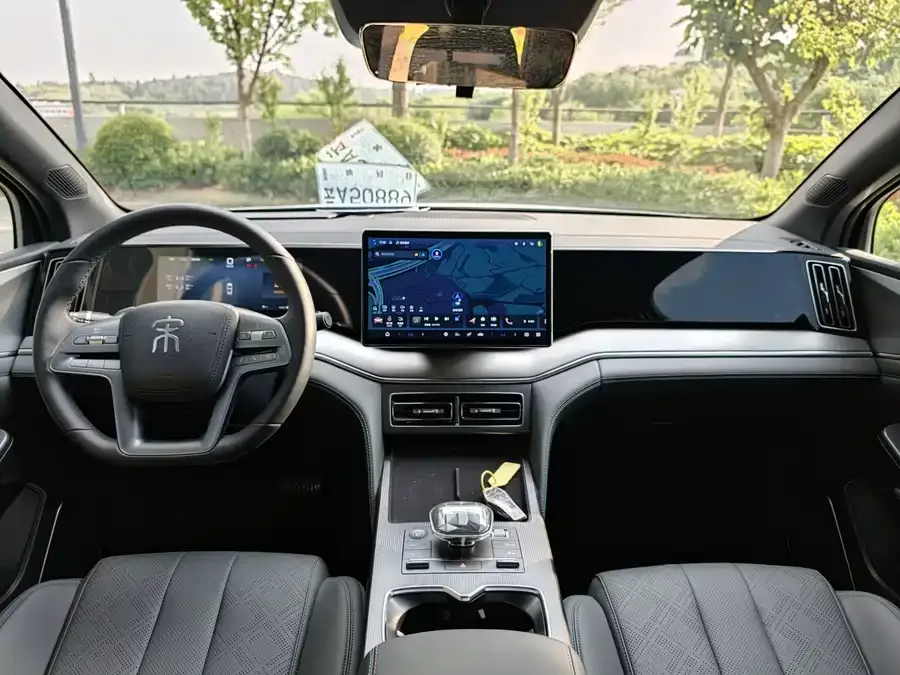 BYD Song L DM-i Song L DM-i 2025 Intelligent Driving Edition 112km Leading Model 2025 — миниатюра 2