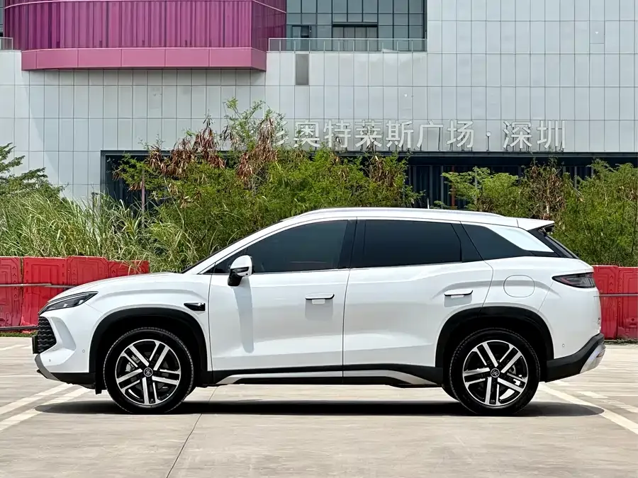 BYD Song L DM-i Song L DM-i 2025 Intelligent Driving Edition 112km Leading Model 2025 — миниатюра 4