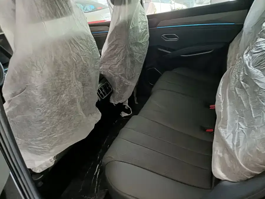 BYD Song L DM-i Song L DM-i 2026 200KM Super Edition 2026 — миниатюра 2
