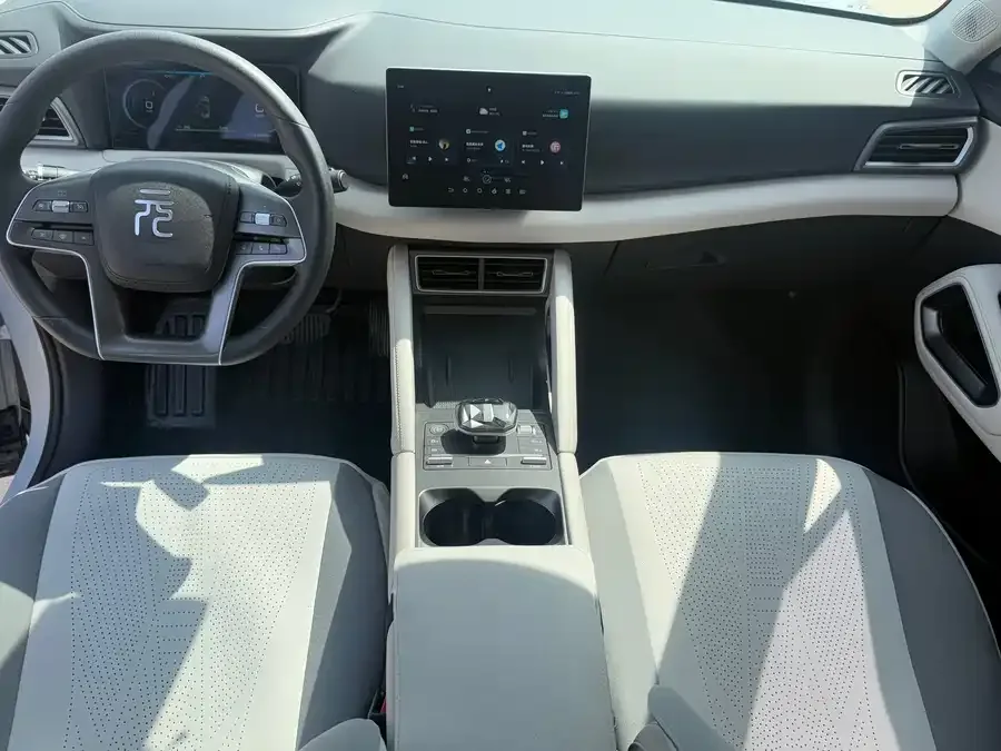 BYD Yuan UP Yuan UP 2024 401KM Beyond 2025 — миниатюра 3