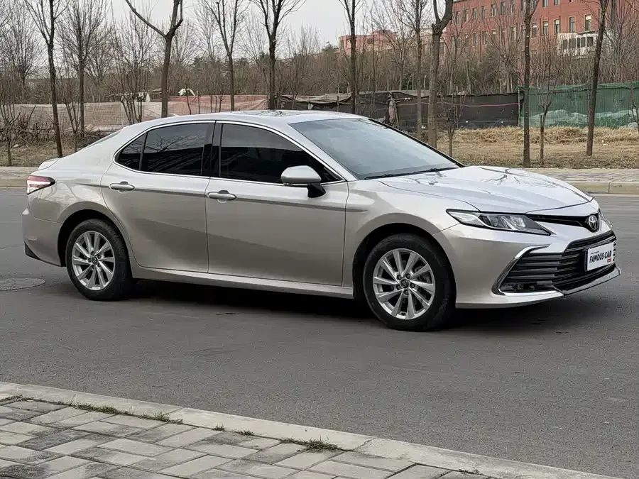 Toyota Camry Camry 2021 2.0G Deluxe Edition 2022 — миниатюра 3