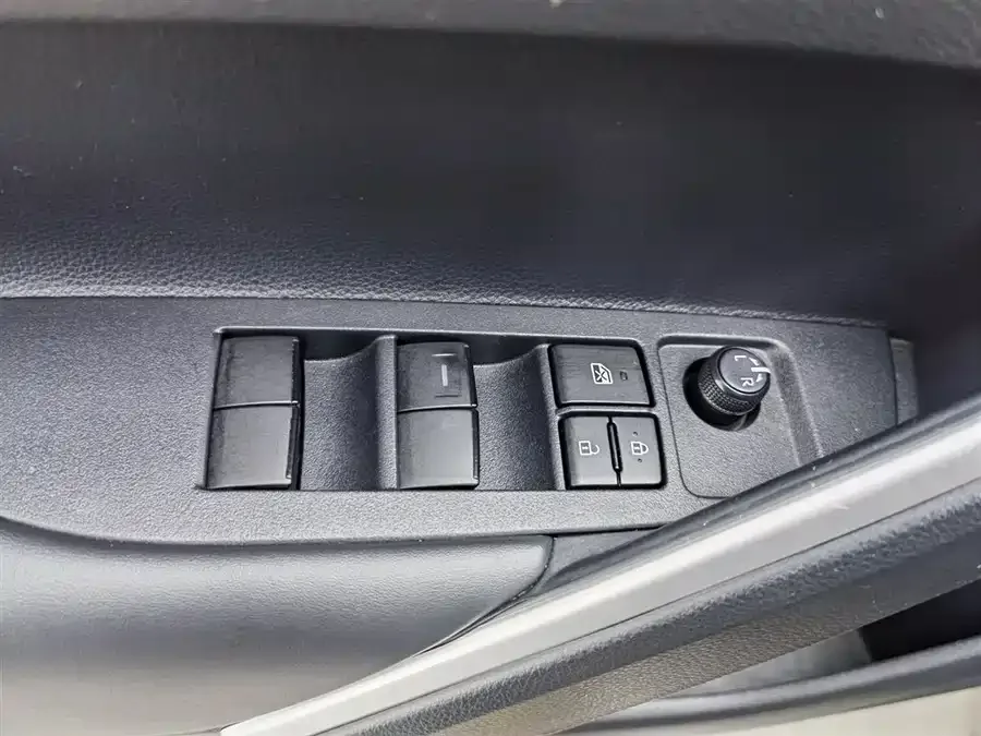 Toyota Frontlander Fenglanda 2023 2.0L CVT Elite Edition 2023 — миниатюра 3