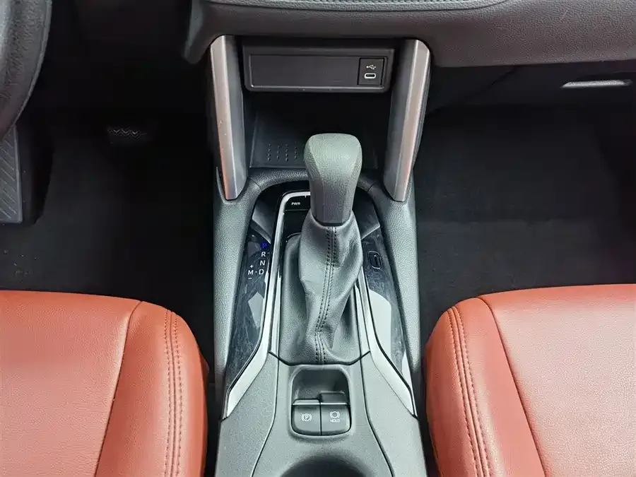 Toyota Frontlander Fenglanda 2023 2.0L CVT Elite Edition 2023 — миниатюра 4