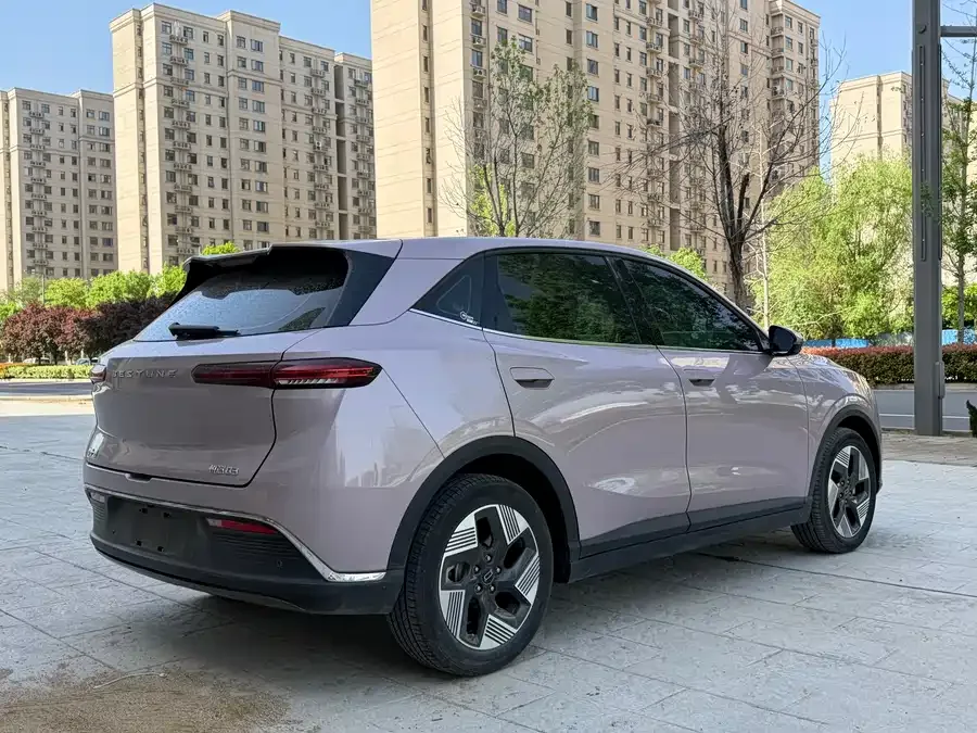 Pentium Yueyi 03 Yueyi 03 2025 565km Premium Edition 2025 — миниатюра 2