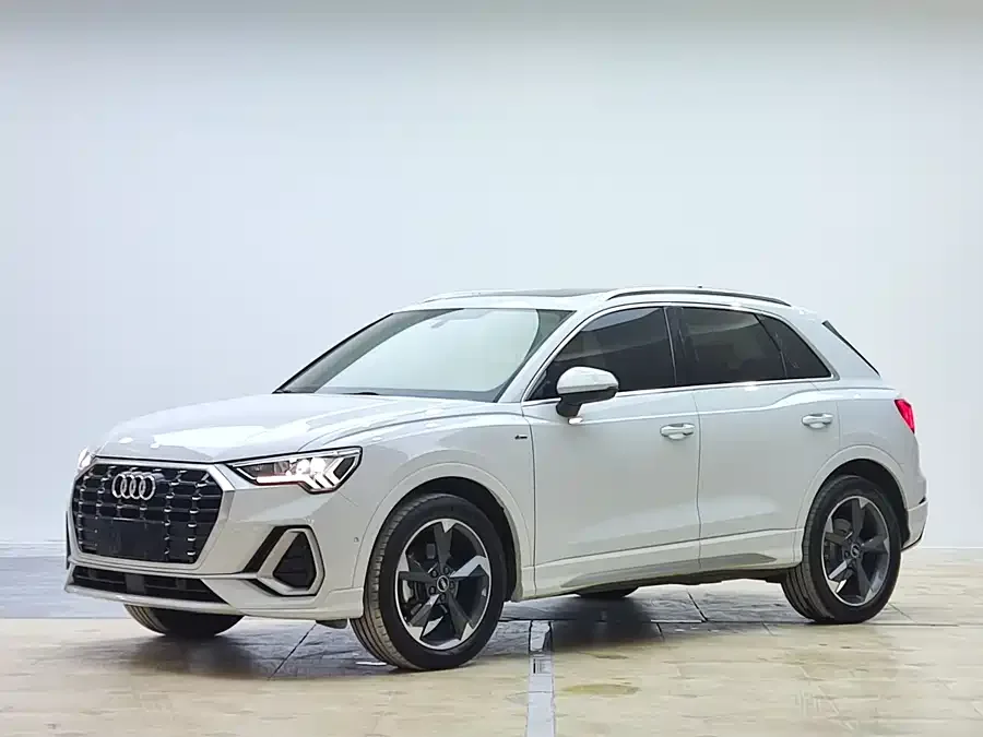 Audi Q3 2022 35 TFSI Fashionable and Dynamic 2022 — фото 1, купить с доставкой в Москву