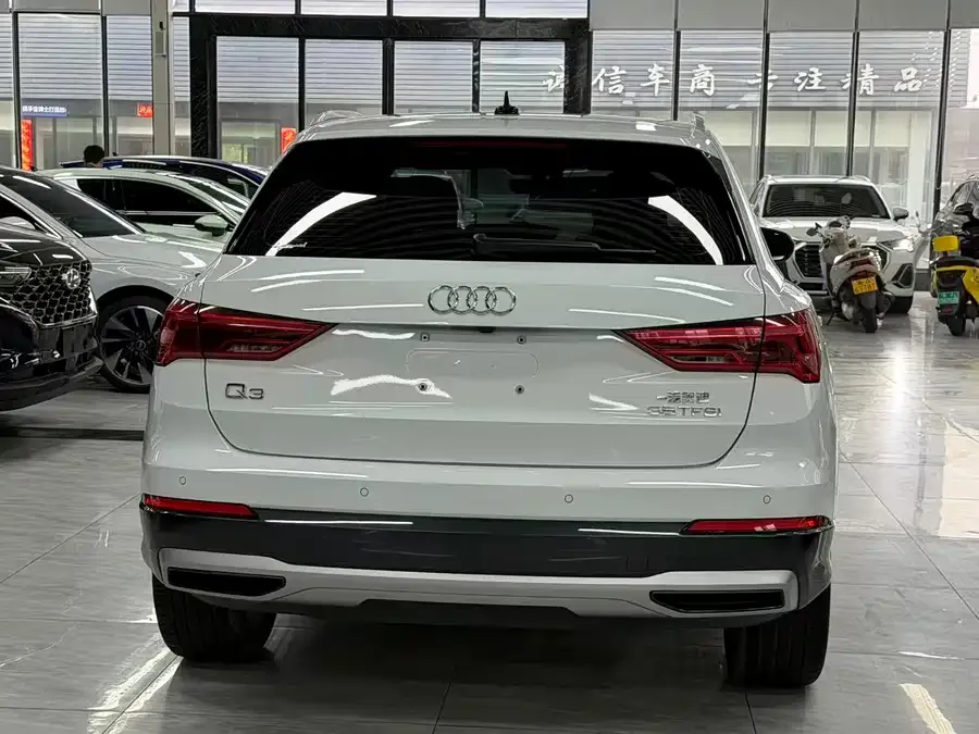 Audi Q3 2022 35 TFSI Fashionable and Dynamic 2022 — миниатюра 5
