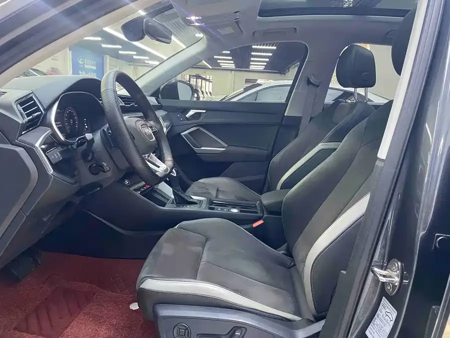 Audi Q3 2022 35 TFSI Fashionable and Dynamic 2022 — миниатюра 2