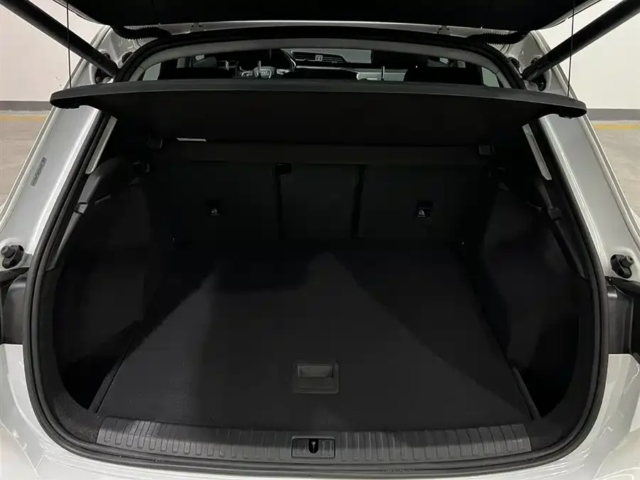 Audi Q3 2022 35 TFSI Fashionable and Dynamic 2022 — миниатюра 4
