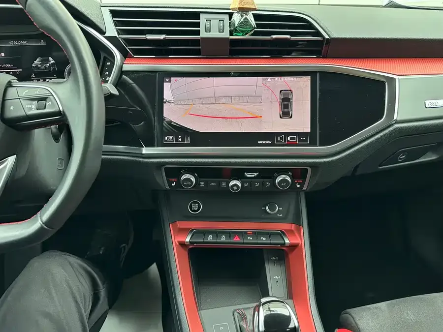 Audi Q3 2023 35 TFSI Fashion Dynamic Edition (1.4T) 2023 — миниатюра 2
