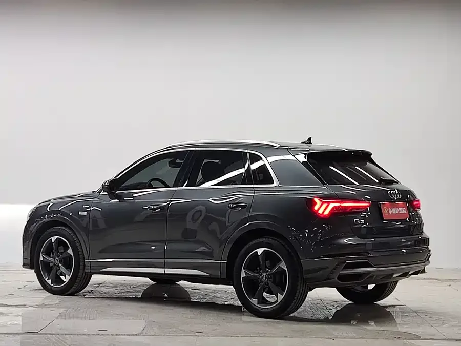 Audi Q3 2023 35 TFSI Fashion Dynamic Edition (1.4T) 2022 — миниатюра 2