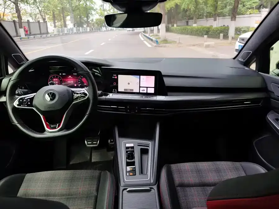 Volkswagen Golf GTI Golf GTI 2021 facelift 380TSI DSG GTI 2022 — миниатюра 2