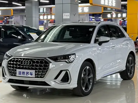 Audi Q3 2023 купить в Москве