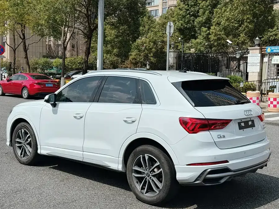 Audi Q3 2023 35 TFSI Progressive Dynamic Edition (1.4T) 2023 — миниатюра 2