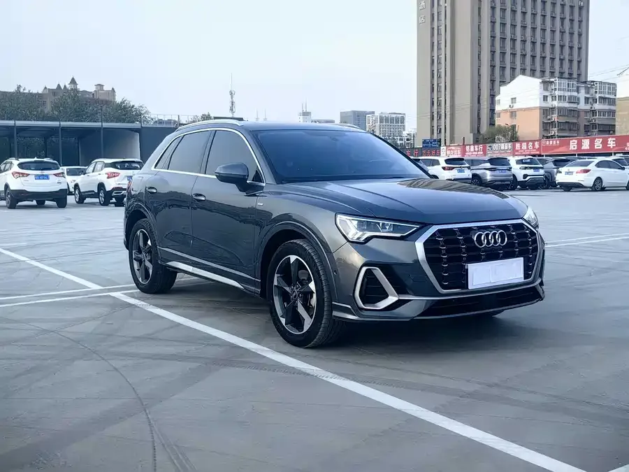 Audi Q3 2023 35 TFSI Fashion Dynamic Edition (1.5T) 2023 — миниатюра 3