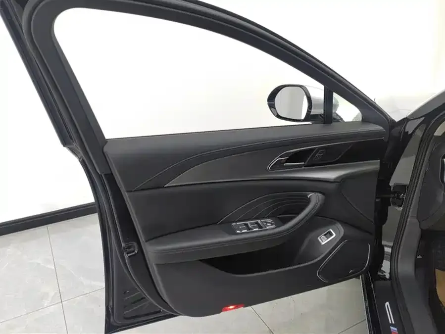 Hongqi H5 Hongqi H5 2024 1.5T DCT Zhilian Qiyun Edition 2024 — миниатюра 4