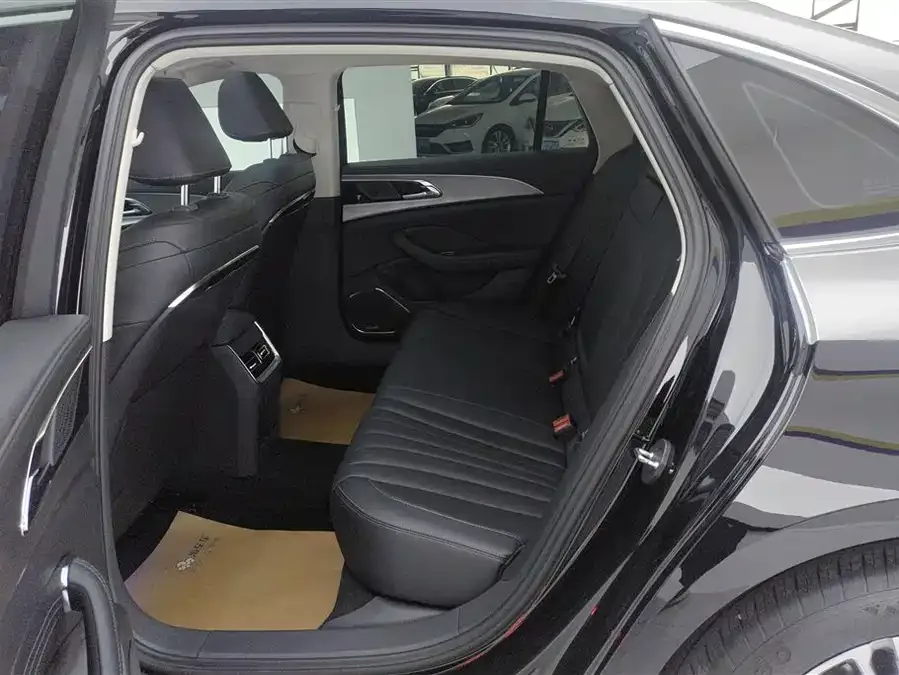 Hongqi H5 Hongqi H5 2024 1.5T DCT Zhilian Qiyun Edition 2024 — миниатюра 5