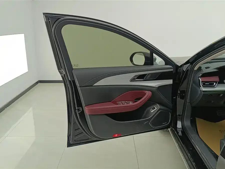 Hongqi H5 Hongqi H5 2025 2.0T Automatic Flagship Edition 2025 — миниатюра 4