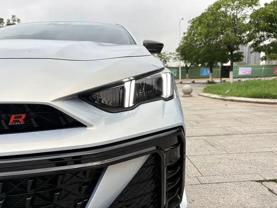 GAC Trumpchi Shadow Leopard Shadow Leopard 2024 270T DCT Shadow Leopard R-Style Edition 2025 — миниатюра 2