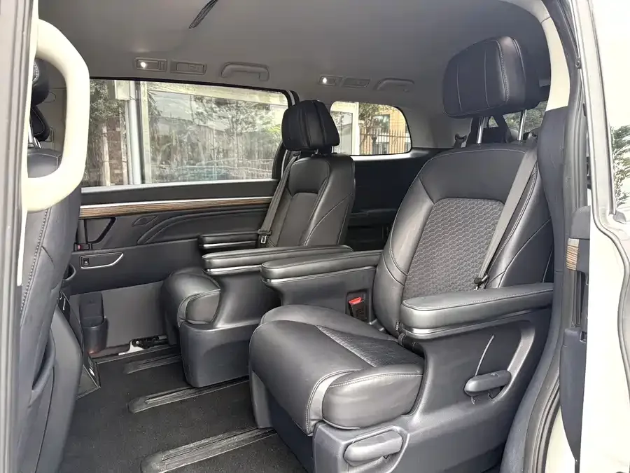 GAC Trumpchi M8 Trumpchi M8 2023 Lingxiu Series 390T Deluxe Edition 2023 — миниатюра 2