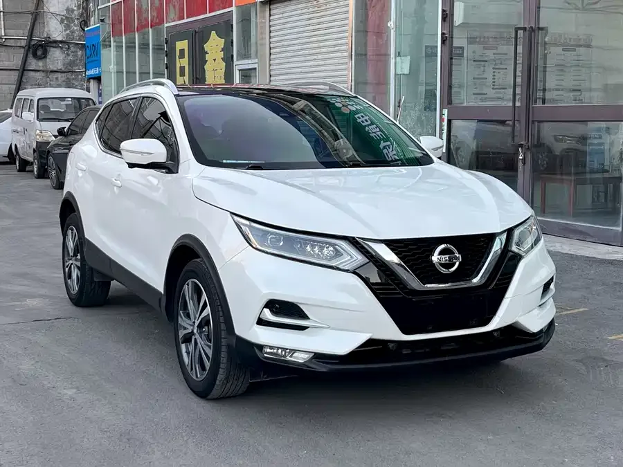 Nissan Qashqai Qashqai 2022 2.0L CVT XV Prem Luxury Edition 2022 — фото 1, купить с доставкой в Москву