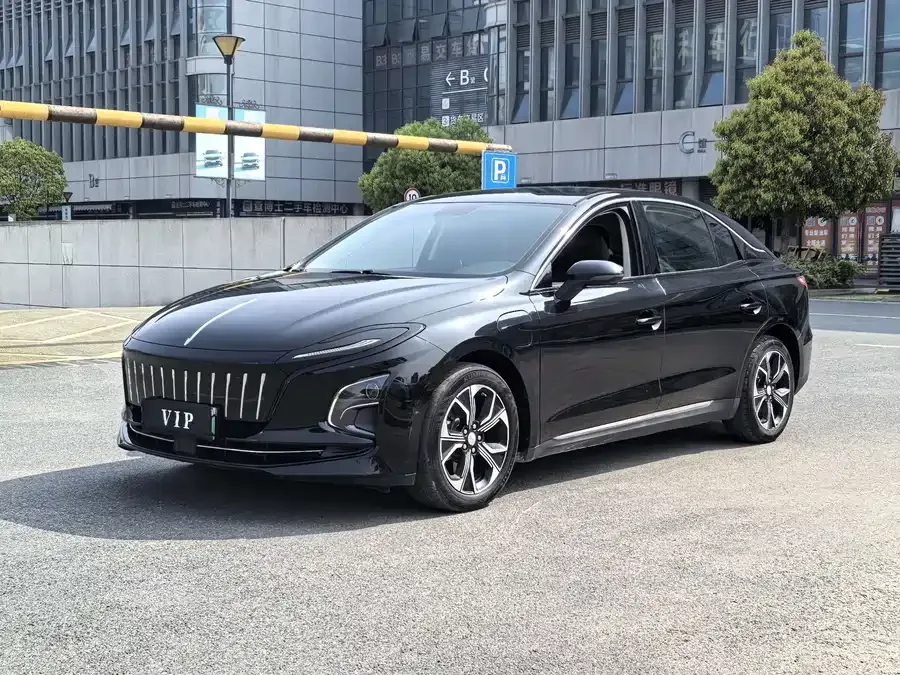 Hongqi E-QM5 Hongqi E-QM5 2022 431km Charging Enjoyment Edition 2022 — фото 1, купить с доставкой в Москву