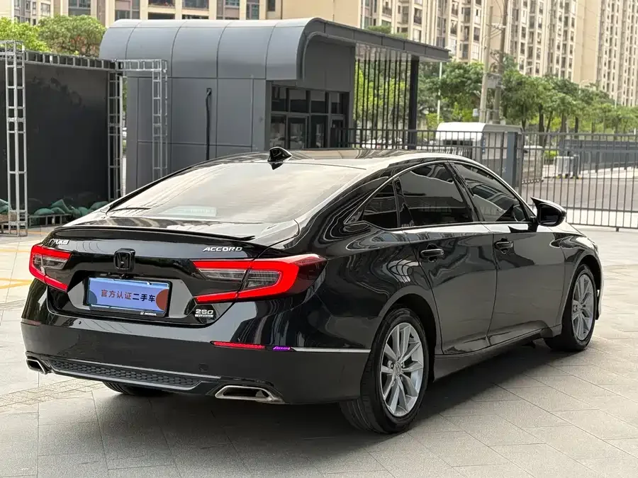 Honda Accord Accord 2022 260TURBO Deluxe Edition 2022 — миниатюра 2