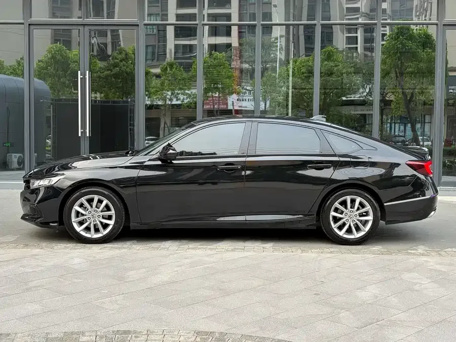 Honda Accord Accord 2022 260TURBO Deluxe Edition 2022 — миниатюра 3