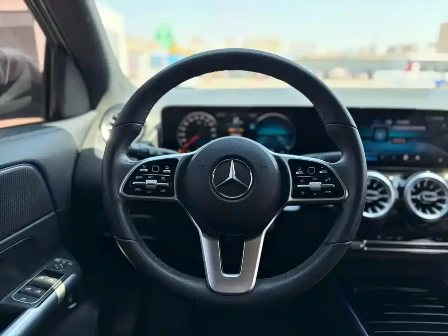 Mercedes-Benz GLA Mercedes-Benz GLA 2022 GLA 200 2022 — миниатюра 4