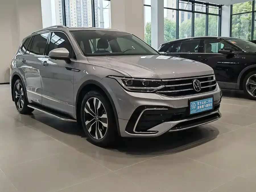 Volkswagen Tiguan L Tiguan L 2022 330TSI Automatic 2WD R-Line Enjoy Edition 2022 — миниатюра 3