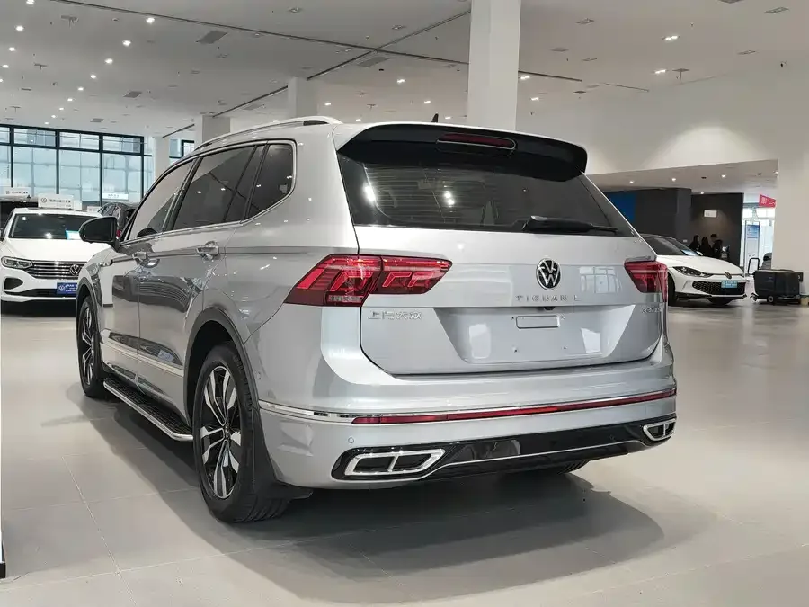 Volkswagen Tiguan L Tiguan L 2022 330TSI Automatic 2WD R-Line Enjoy Edition 2022 — миниатюра 4